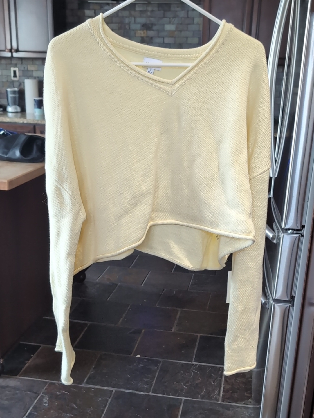 La Hearts Pale Yellow Knit V‑Neck Cropped Sweater